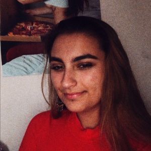 Meet your Posher, Leanna